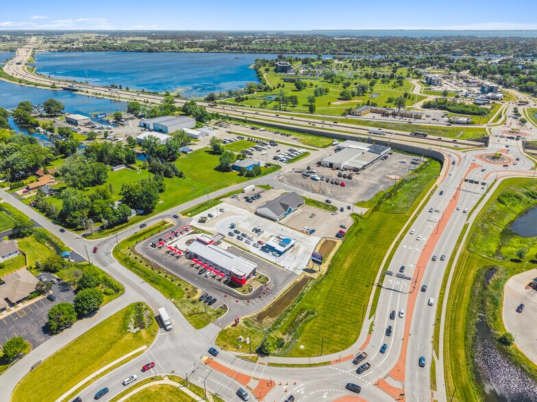 More Photos Of 2150 Omro Rd, Oshkosh General Retail For Sale