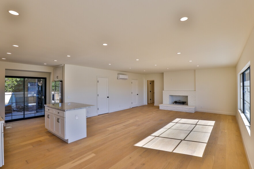 More Photos Of 22227 Pacific Coast Hwy, Malibu Apartments For Sale