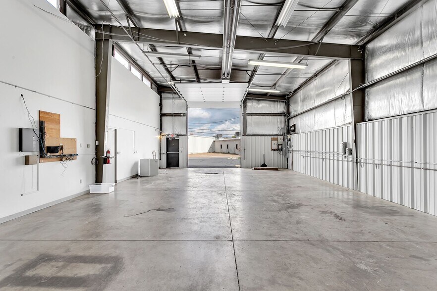 More Photos Of 6 Four Coins Dr, Canonsburg Light Distribution For Lease