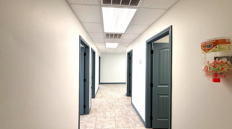 More Photos Of 1506 County 140 rd, Midland Warehouse For Lease