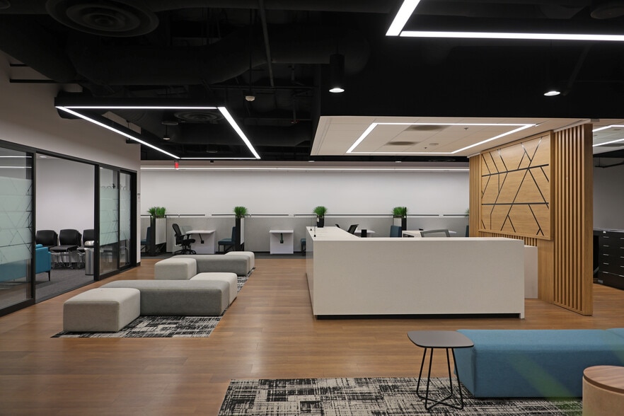 Primary Photo Of 4201 W Vanowen Pl, Burbank Light Distribution For Lease