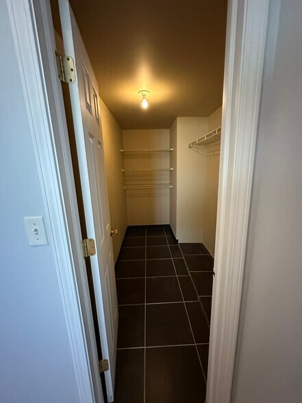 More Photos Of 129 Fairview Ave, Syracuse Flex For Sale