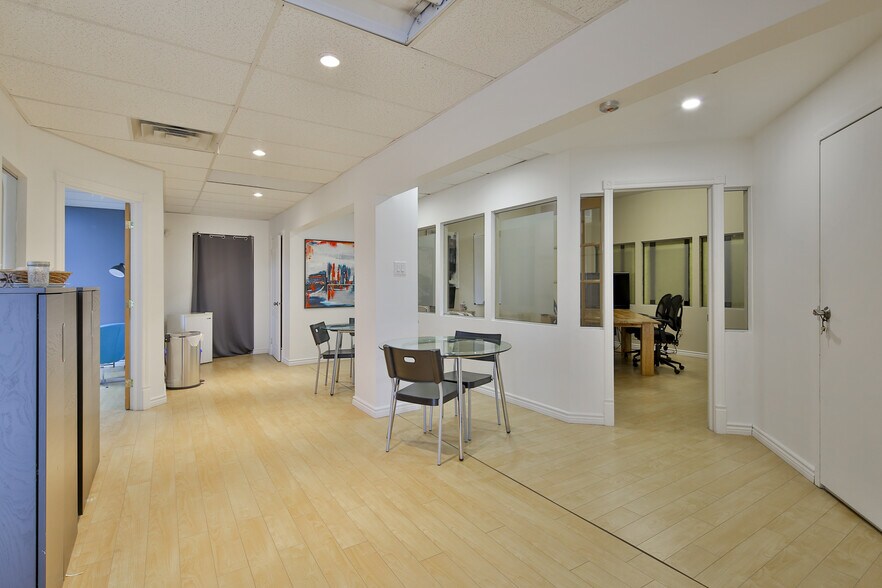 More Photos Of 1100 Rue Hérelle, Longueuil Warehouse For Sale