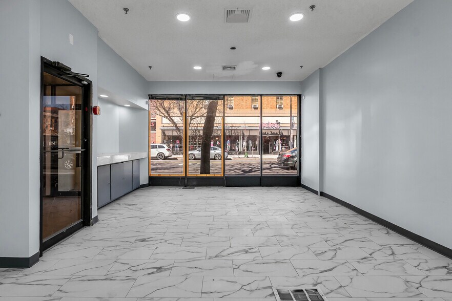 More Photos Of 464-468 Essex St @ Hampshire st, Lawrence Office For Sale