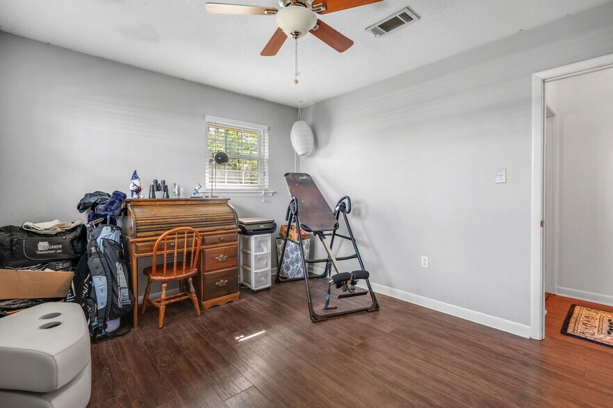 More Photos Of 695 Blue Jay Rd, Rincon General Retail For Sale