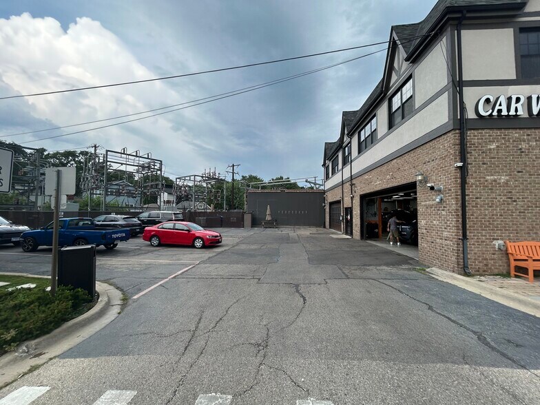 More Photos Of 1222 Washington Ct, Wilmette Specialty For Lease