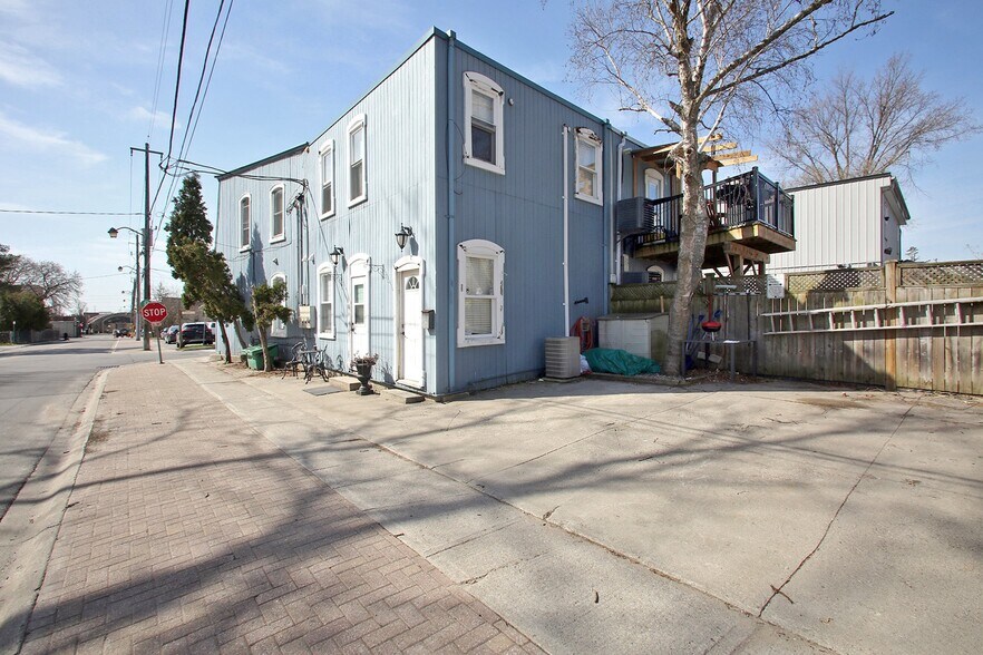 More Photos Of 10-12 Centre St, Markham Office Residential For Sale