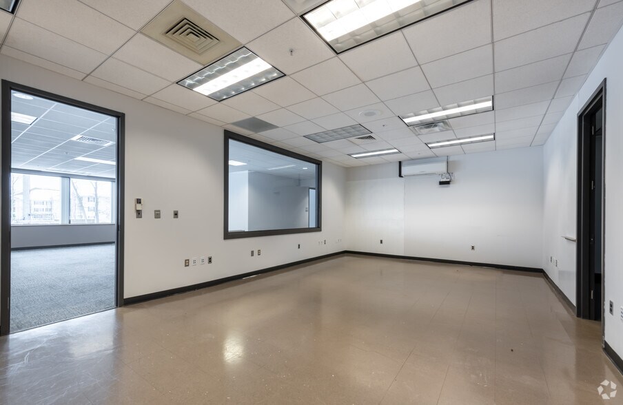More Photos Of 40 Shattuck Rd, Andover Office For Lease