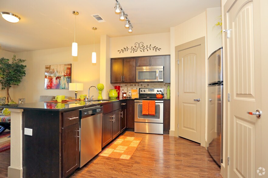 More Photos Of 1325 N Walker Ave, Oklahoma City Apartments For Lease