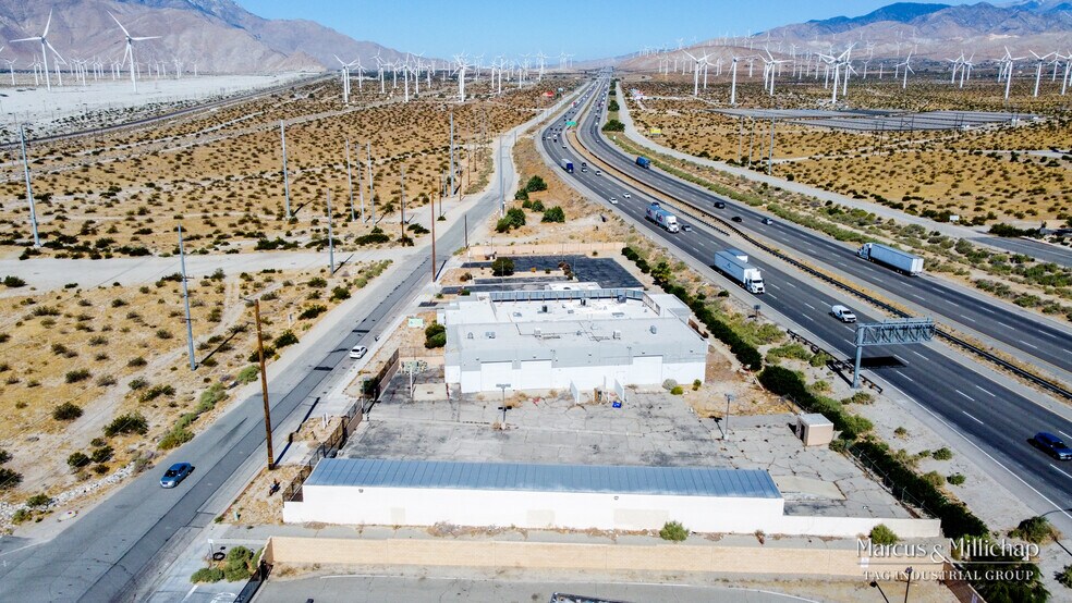 More Photos Of 690 W Garnet Ave, Palm Springs Light Distribution For Sale