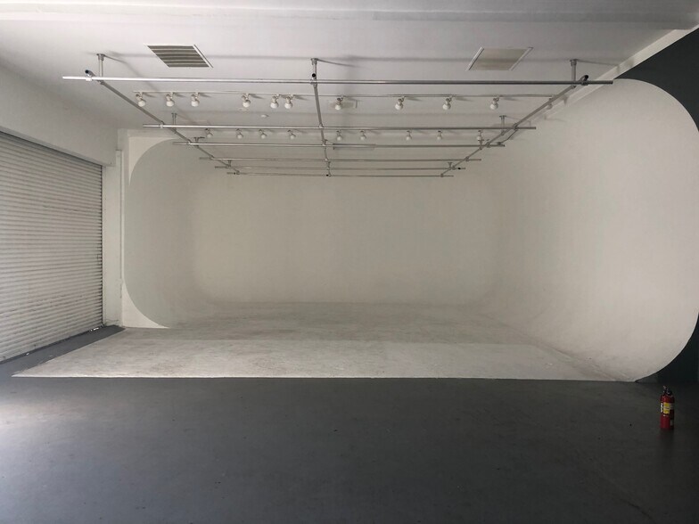 More Photos Of 5200 Venice Blvd, Los Angeles Loft Creative Space For Sale