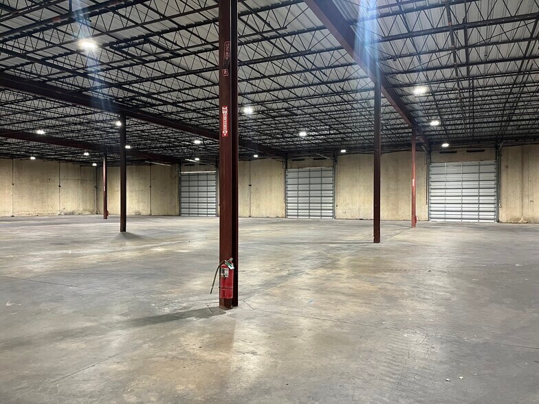 More Photos Of 7921 SW 34th St, Oklahoma City Warehouse For Lease