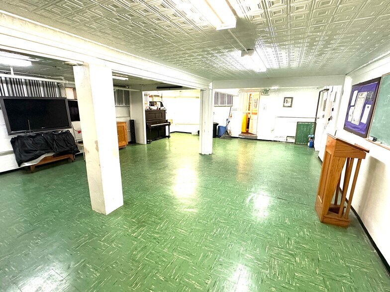 More Photos Of 3301 E Monument St, Baltimore Religious Facility For Sale