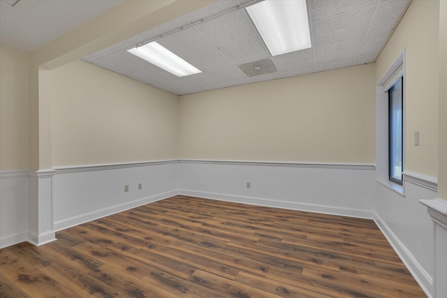 More Photos Of 1904 Front St, Durham Medical For Lease