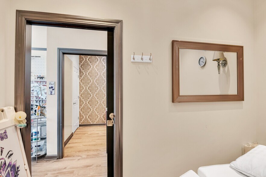 More Photos Of 1211 Church St, San Francisco Storefront Retail Residential For Lease