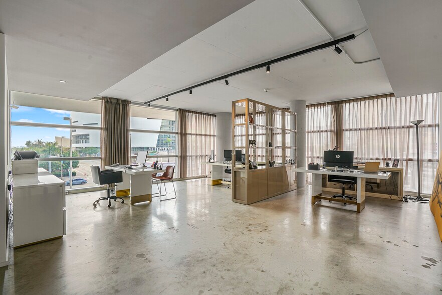 More Photos Of 888 Biscayne Blvd, Miami Apartments For Lease