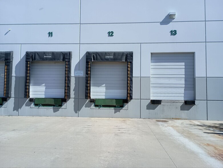 More Photos Of 14309 E 35th Pl, Aurora Warehouse For Lease