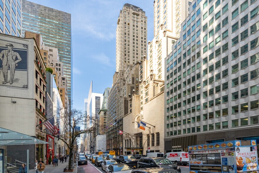 More Photos Of 595 Madison Ave, New York Office For Sale