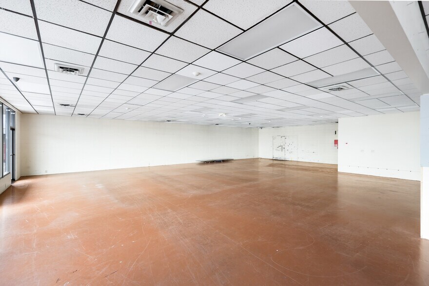 More Photos Of 11211 E Sprague Ave, Spokane Valley Storefront For Sale