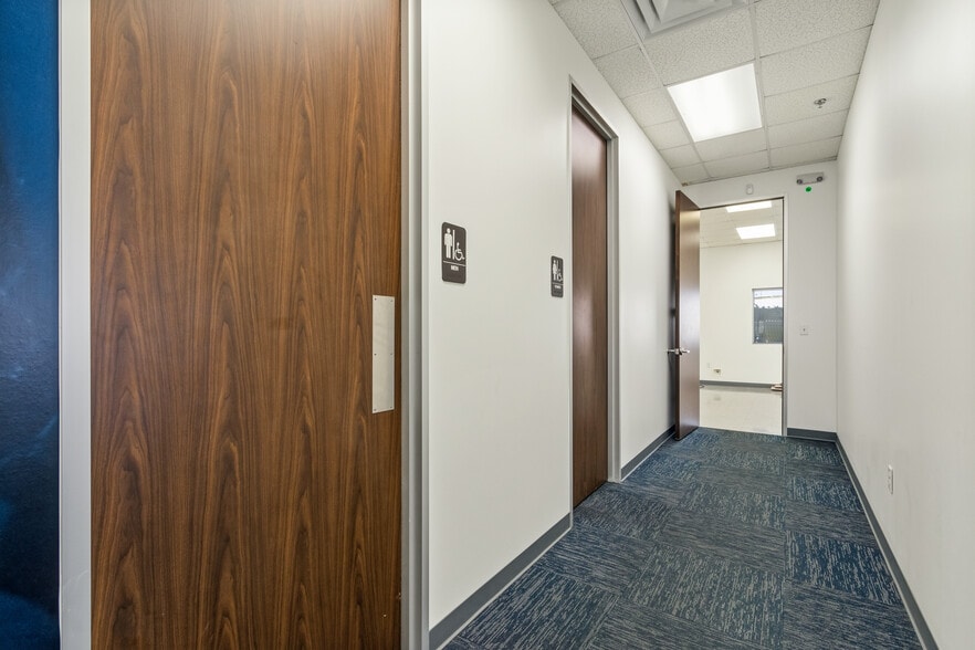 More Photos Of 12343 Cutten Rd, Houston Warehouse For Lease