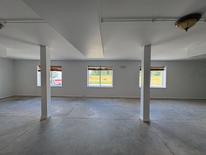 More Photos Of 32191 Nassau Rd, Lewes Freestanding For Lease