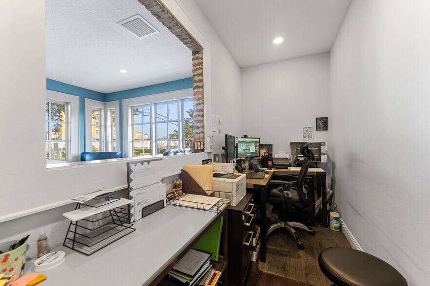 More Photos Of 337 S Plant Ave, Tampa Office Residential For Lease