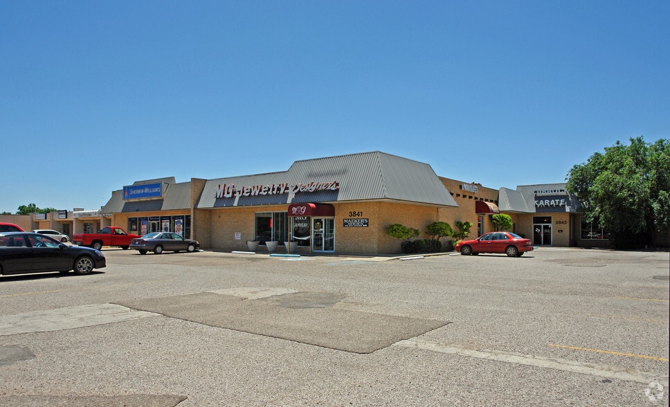 More Photos Of 3833 50th St, Lubbock Freestanding For Lease
