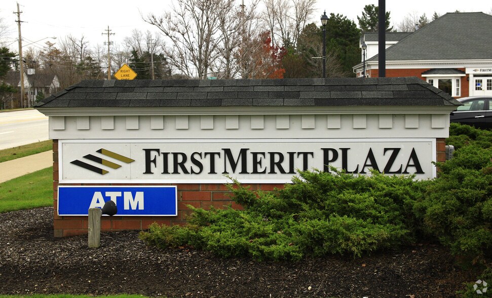 More Photos Of 500 E Royalton Rd, Broadview Heights General Retail For Lease