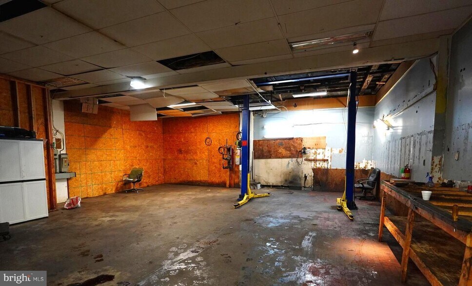 More Photos Of 1914 E Westmoreland St, Philadelphia Warehouse For Lease