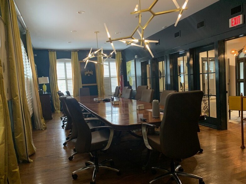 More Photos Of 570 E York St, Savannah Office For Sale