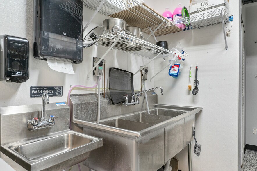 More Photos Of 213 E Market St, Troy Office For Sale