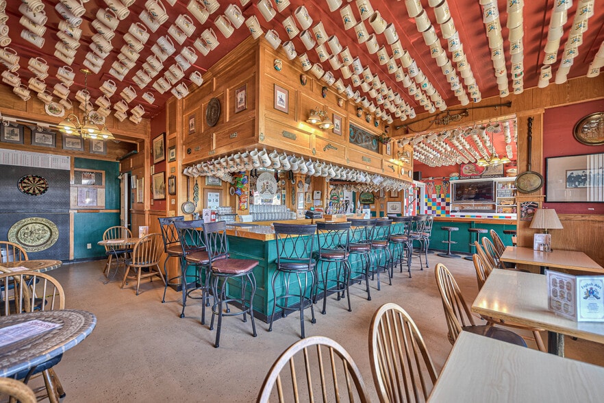 More Photos Of 223 Reindollar Ave, Marina Office For Lease