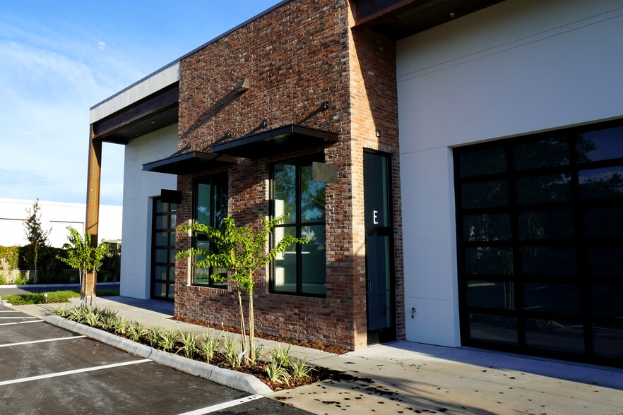 More Photos Of 775 Garden Commerce Pky, Winter Garden Research And Development For Lease