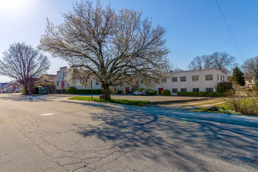 More Photos Of 620-626 Franklin Ave, Essex Warehouse For Sale