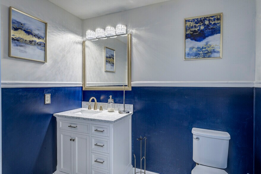 More Photos Of 707 E Elk Ave, Elizabethton Storefront Retail Office For Sale