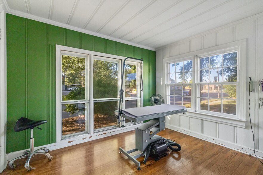 More Photos Of 2282 Central Ave, Memphis Loft Creative Space For Sale