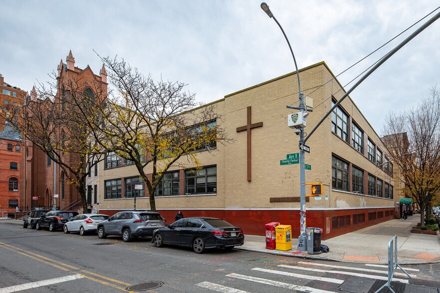 More Photos Of 185 E 7th St, New York Schools For Sale