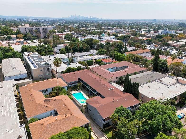 More Photos Of 1218 N Laurel Ave, West Hollywood Apartments For Sale
