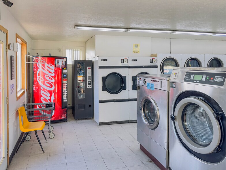 More Photos Of 1027 Linden Ave, Lewiston Carwash For Sale