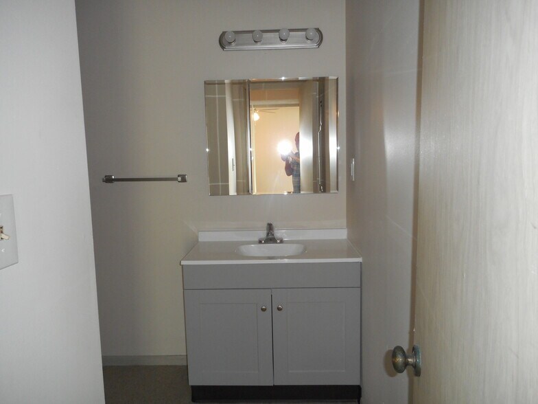 More Photos Of 8492 Lane Dr, Raytown Apartments For Sale