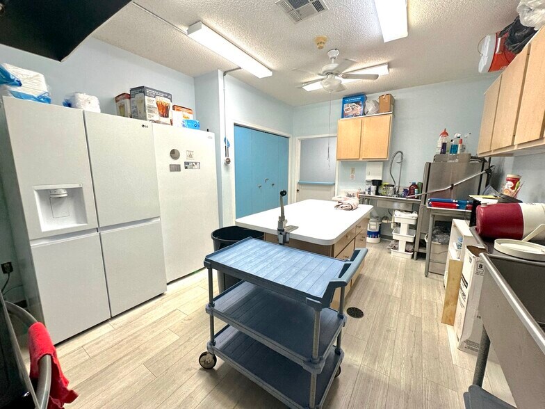 More Photos Of 794 King George Blvd, Savannah Schools For Sale