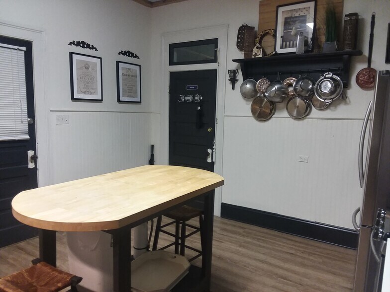 More Photos Of 178 S Caldwell St, Brevard Specialty For Sale