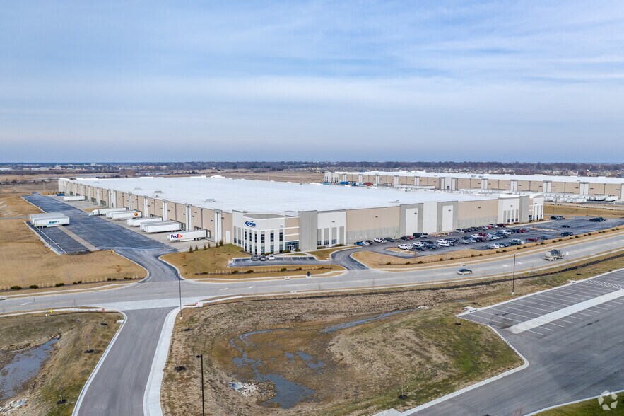 More Photos Of 30500 W 183rd St, Gardner Unknown For Lease