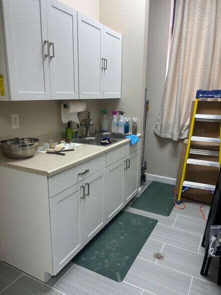 More Photos Of 24001 Orchard Lake Rd, Farmington Hills Medical For Sale
