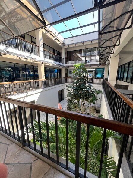 More Photos Of 1751 Mound St, Sarasota Office For Lease