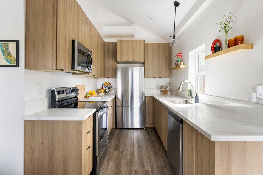 More Photos Of 510 Toledo St, Los Angeles Specialty For Sale