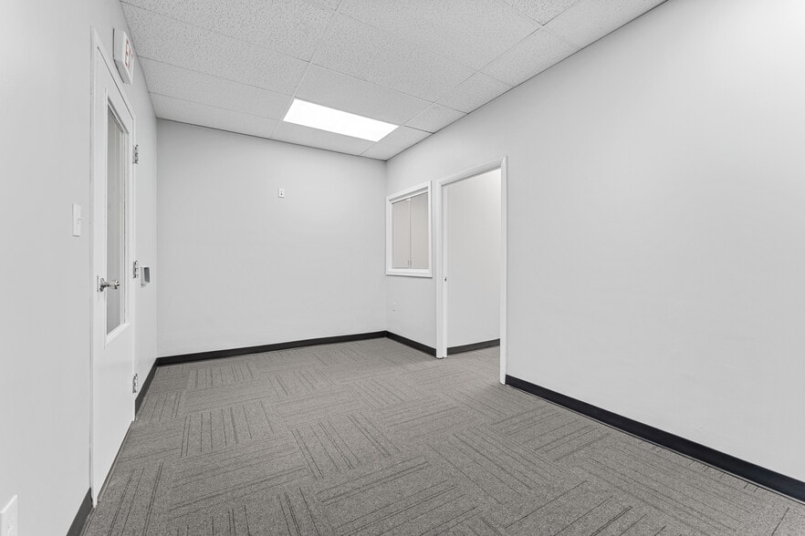 More Photos Of 7 Glenwood Ave, East Orange Office For Lease