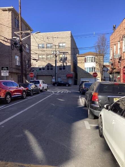 More Photos Of 2513 West St, Union City Apartments For Sale