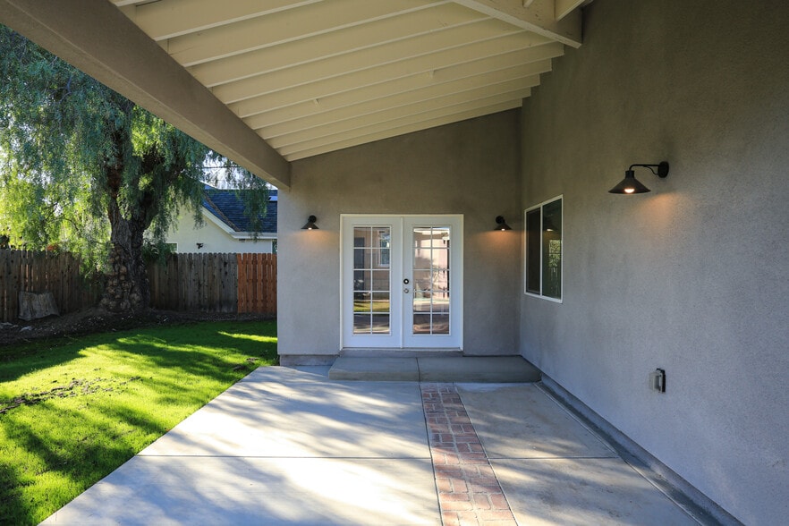 More Photos Of 456 N Batavia St, Orange Apartments For Sale