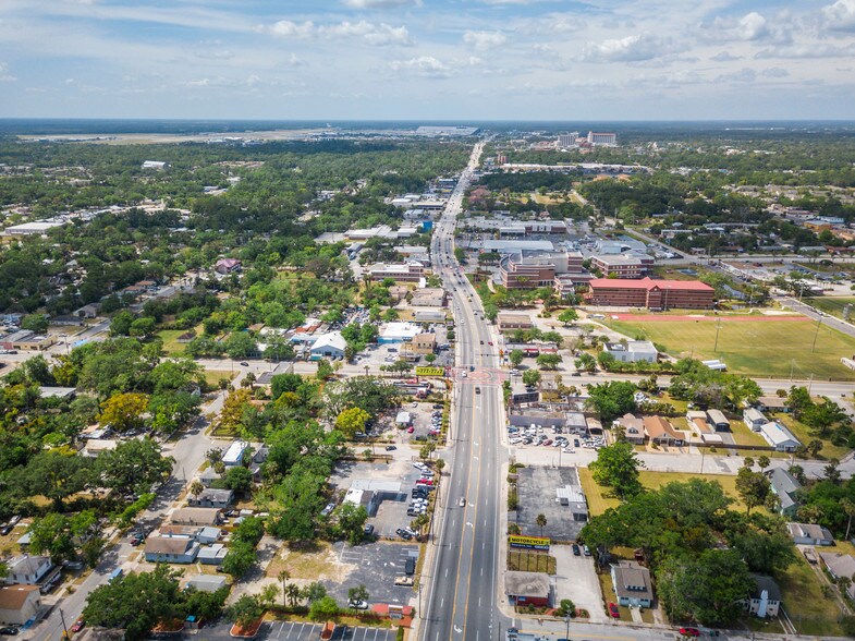 More Photos Of 555 W International Speedway Blvd, Daytona Beach Auto Dealership For Sale